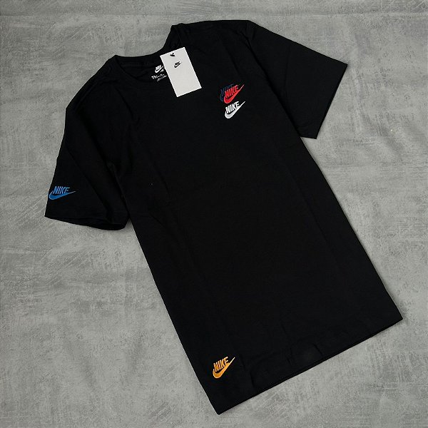 CAMISETA NIKE MULT SWOOSH PRETA