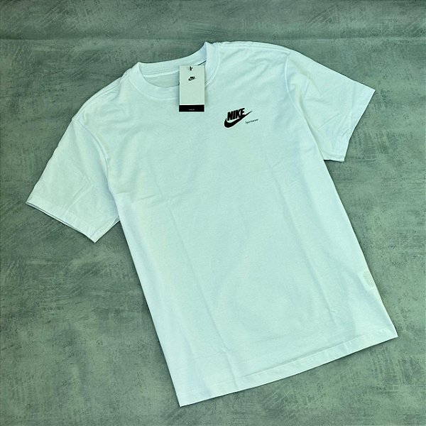 CAMISETA NIKE SPORTWEAR (BRANCA)