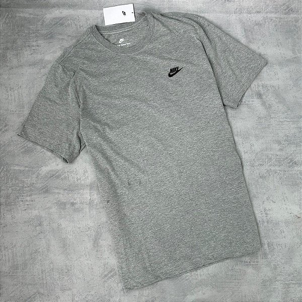 Camiseta nike sportwear - Cinza