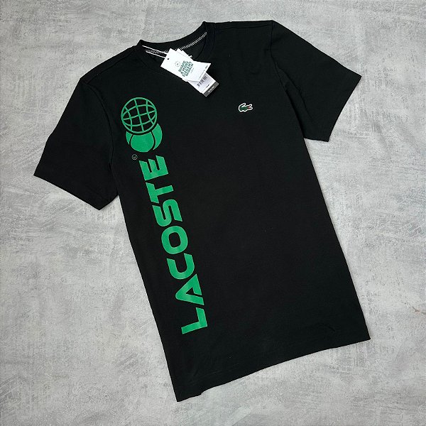 CAMISETA LACOSTE TENNIS MEDVEDEV (PRETO-VERDE)
