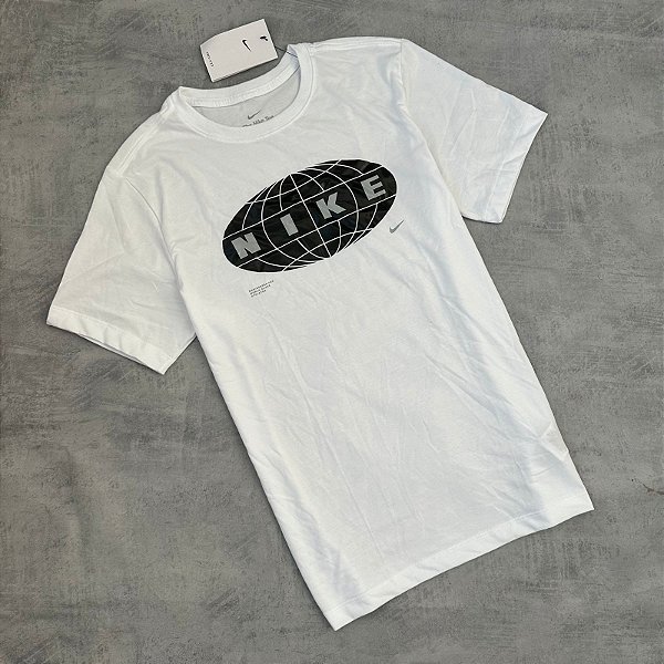 Camiseta Nike Dri-FIT Men s Graphic Fitness