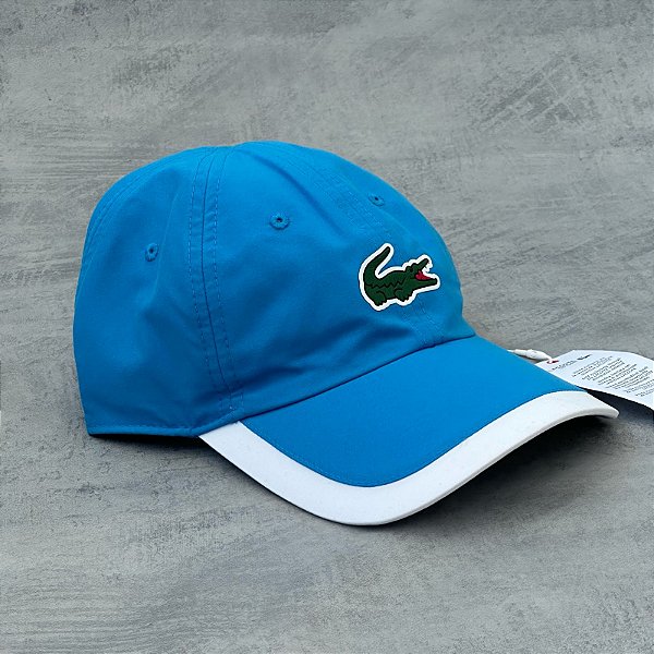 BONÉ LACOSTE TIRA CONTRASTE (AZUL BEBE)