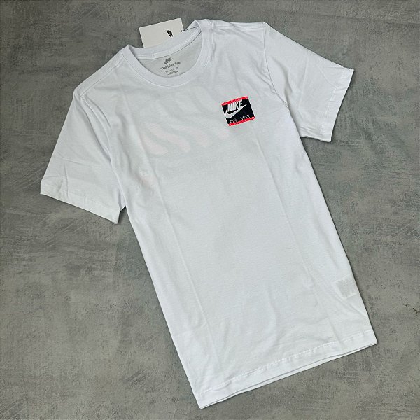 Camiseta nike sportswear air max- branco