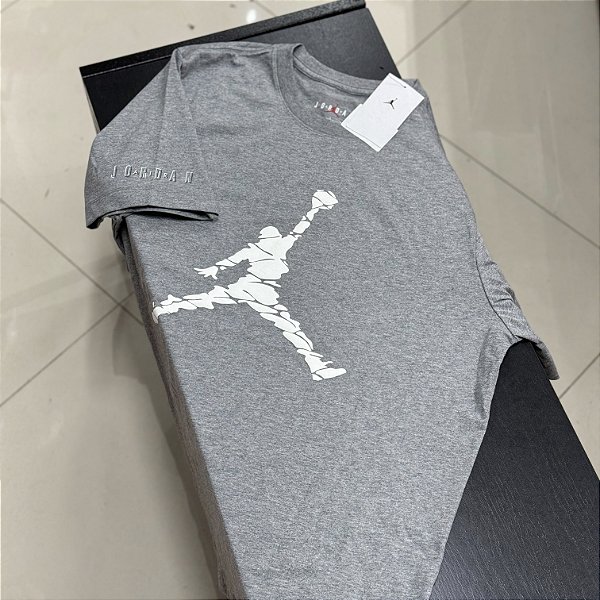Camiseta Jordan Essential - cinza