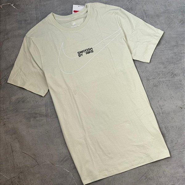 Camiseta Nike By Swoosh -