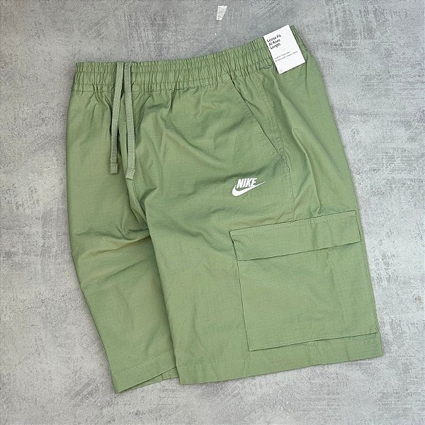Bermuda Nike Cargo Verde - FB1236-386