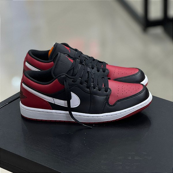 TENIS AIR JORDAN 1 LOW 553558-066 BLACK-RED