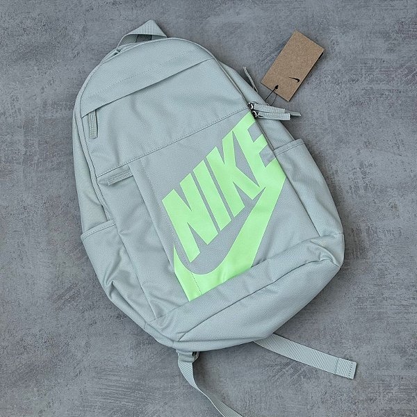 Mochila Nike Elemental Unissex - Verde claro