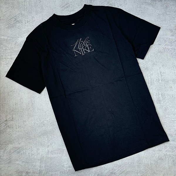 Camiseta Nike Sportswear Monogram Preto - FQ6597-010