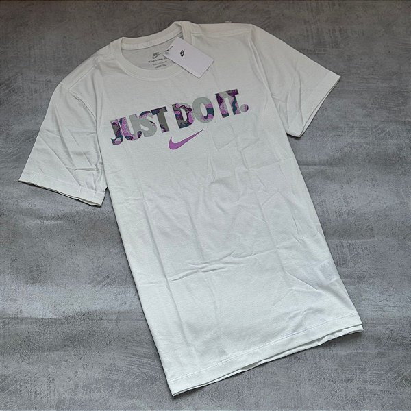 Camiseta nike ¨Just do It¨ detalhe roxo - branco