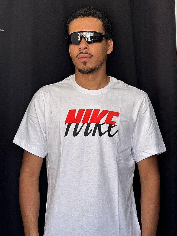 Camiseta Nike Sportwear - HF0453-100