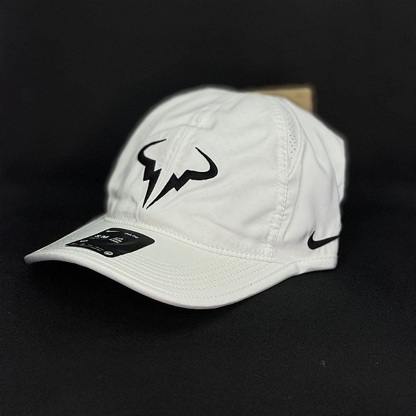 BONÉ NIKE RAFAEL NADAL FEARTHERLIGHT (BRANCO)