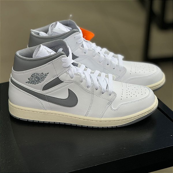 Tenis Air Jordan 1 Mid Neutral Grey