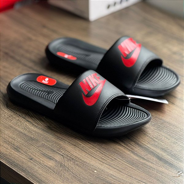 Chinelo Nike Slide - preto+vermelho CN9675-004