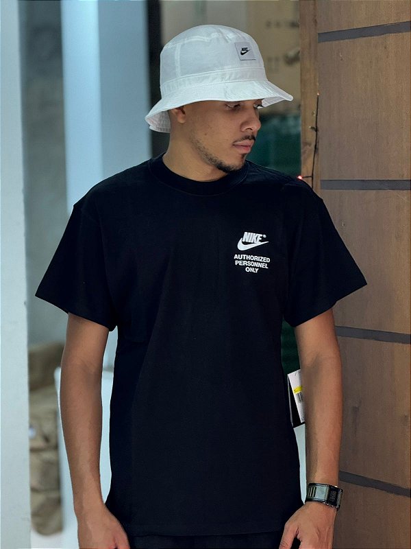 Camiseta Nike Sportwear Authorized Personnel Only