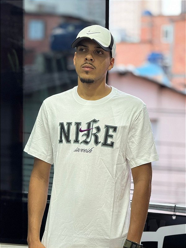 Camiseta Nike Sportswear-FZ5387-100