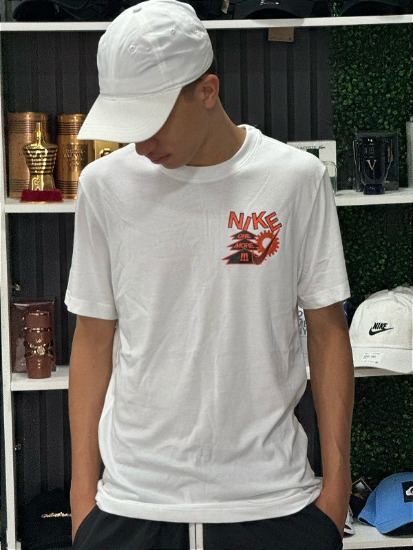 Camiseta Nike Dri-Fit "Nike One More"