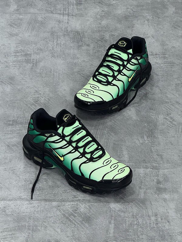 Tenis Air Max Plus Green Gradient