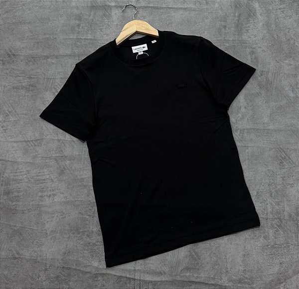 CAMISETA PRETA BASIC REGULAR FIT - LACOSTE