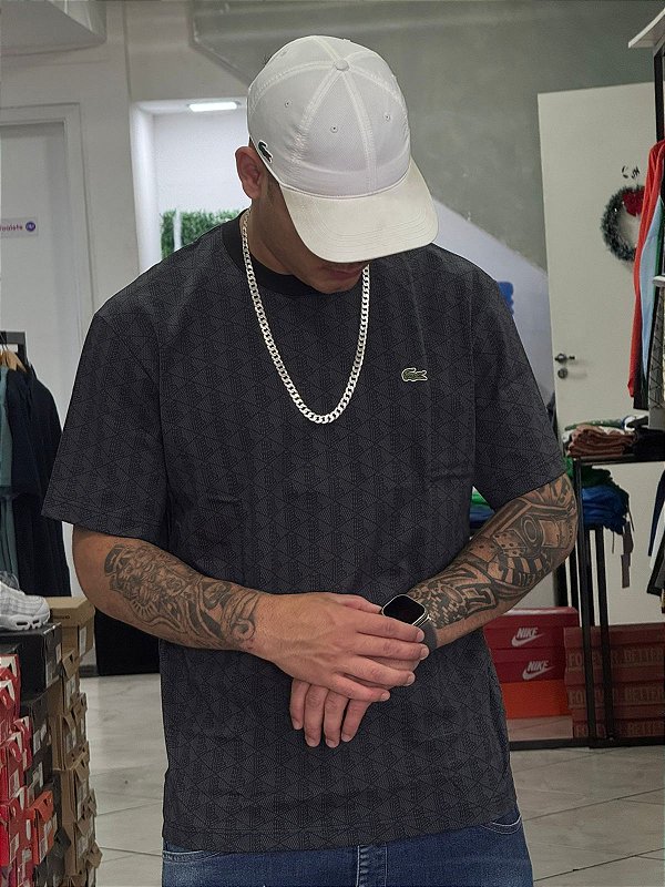 CAMISETA LACOSTE MONOGRAM- PRETA