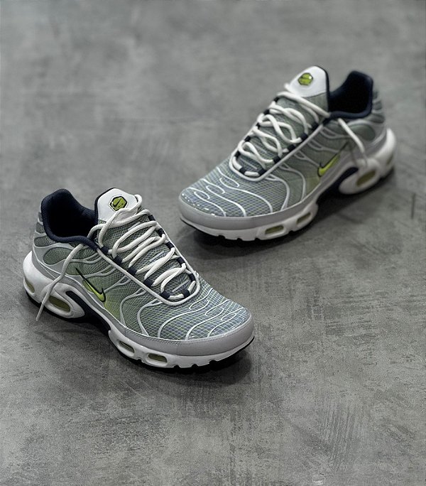 Tenis Nike Air Max Plus Pebble Grey Lime