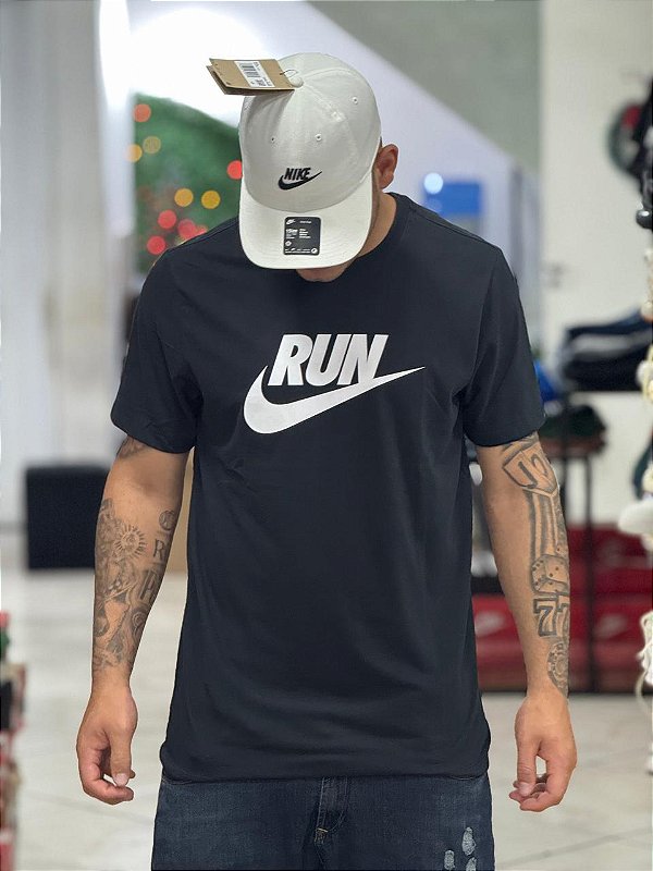 CAMISETA NIKE RUN- PRETA