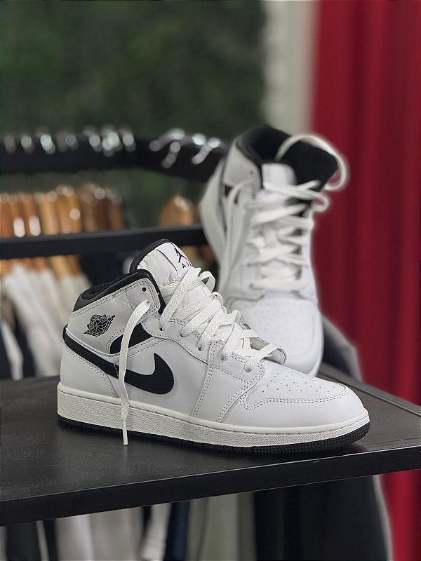 Jordan 1 Mid Reverse Panda DQ8423-132