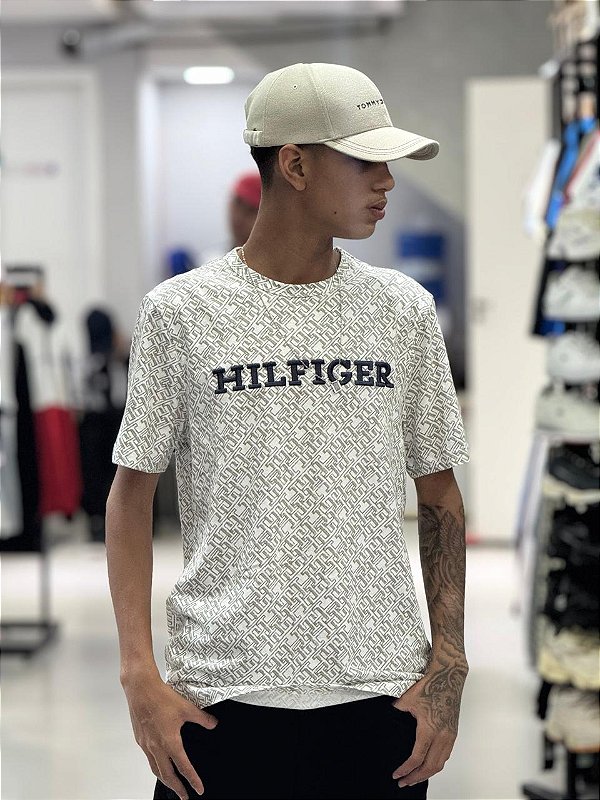 Camiseta Tommy Hilfiger Letreiro Monogram- Off-White