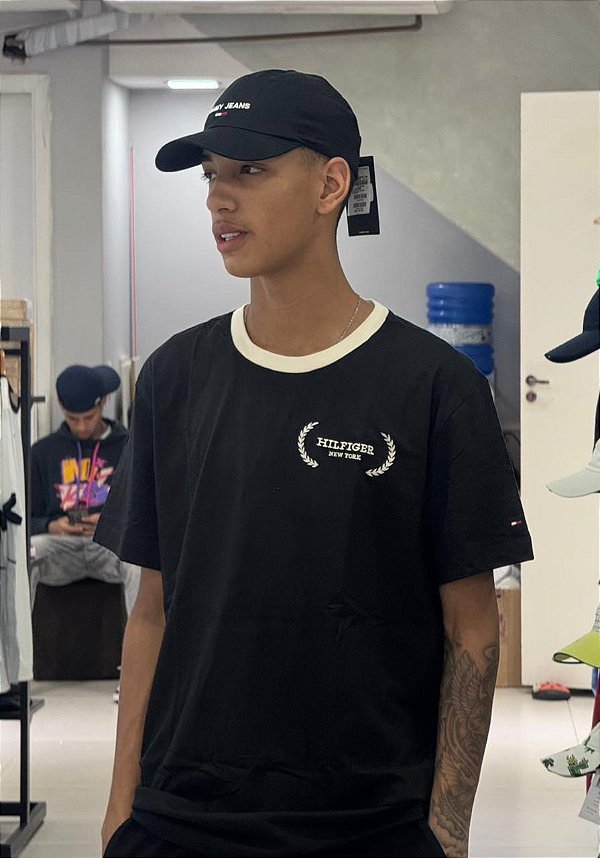 CAMISETA TOMMY HILFIGER-PRETO E BEGE