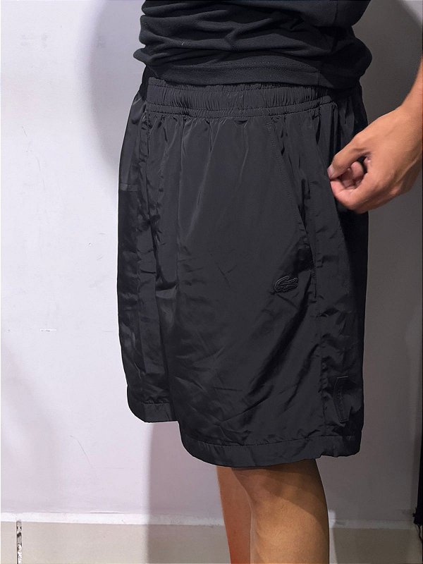 BERMUDA LACOSTE RELAXED FIT- PRETA