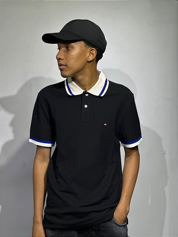 POLO TOMMY HILFIGER GOLA DETALHADA- PRETA