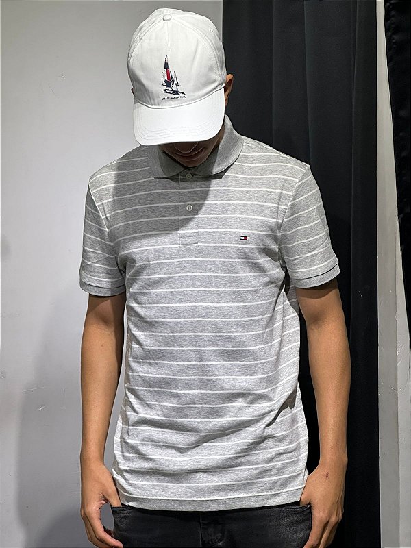 POLO TOMMY HILFIGER LIQUID COTTON REG SE LISTRADA CINZA + BCO