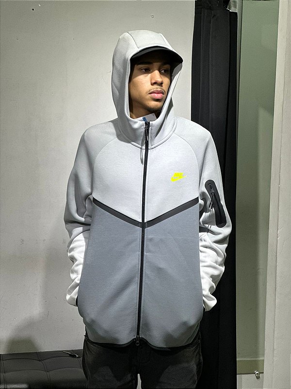 Jaqueta Nike Sportswear Tech Windrunner Masculina - Cinza