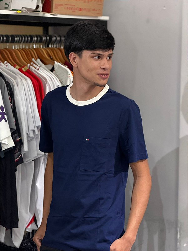 CAMISETA TOMMY HILFIGER AZUL MARINHO GOLA REFORÇADA