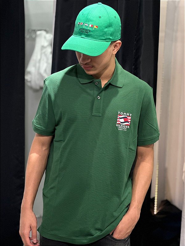 POLO TOMMY HILFIGER BANDEIRÃO SINCE 1985- VERDE