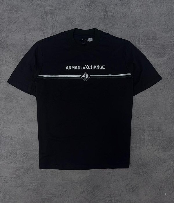 CAMISETA ARMANI PRETA COM FAIXA BRANCA+VERDE