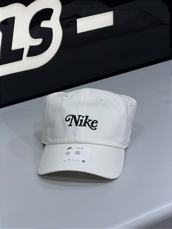 BONE NIKE CLUB 1972 BRANCO FV5555-100