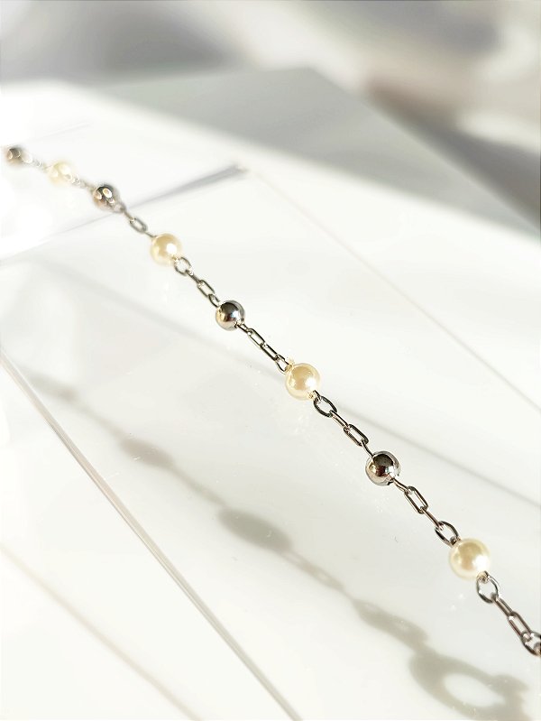 Pulseira com bolinhas em pérola e no metal - Adele