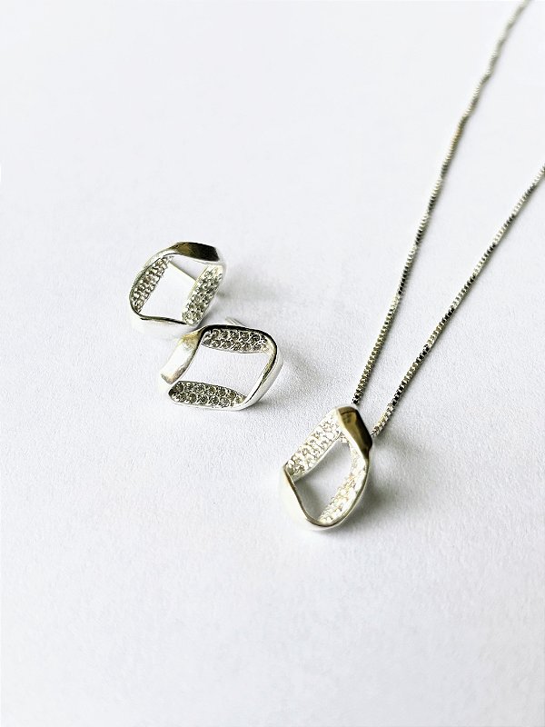 Conjunto orgânico com microzircônia em Prata 925 - Lila