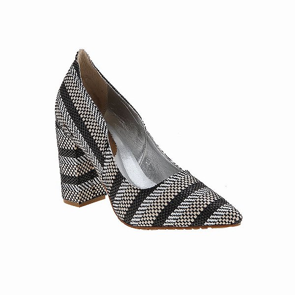 scarpin listrado preto e branco