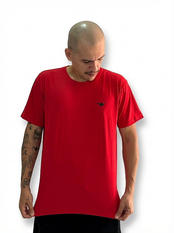 Camiseta Básica Vermelha Lampada