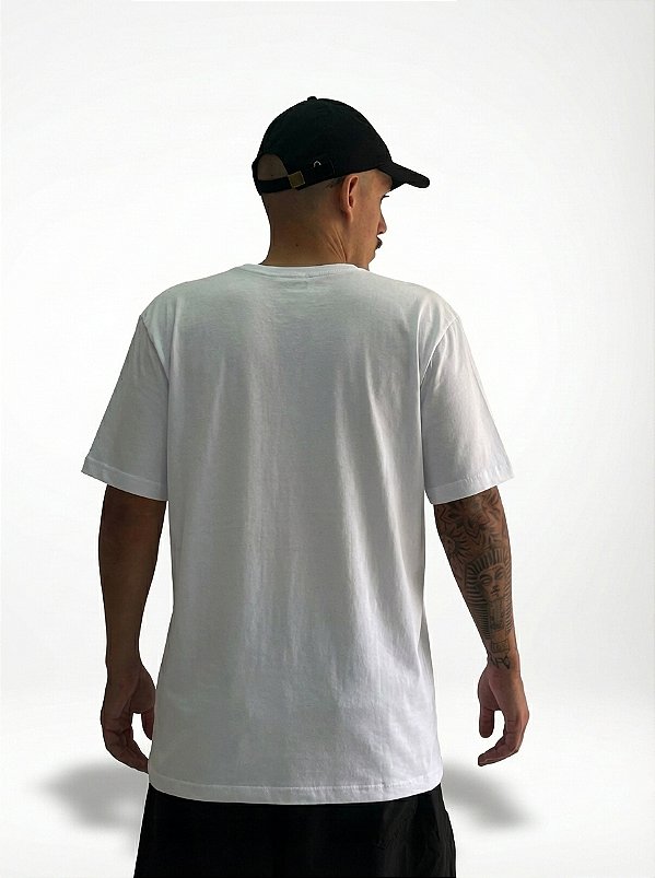 Camiseta Básica Branca com Estampa Lâmpada