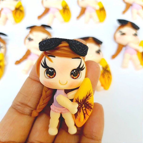 APLIQUE BISCUIT MENINA SURFISTA (6,0CM) - 1 UNIDADE