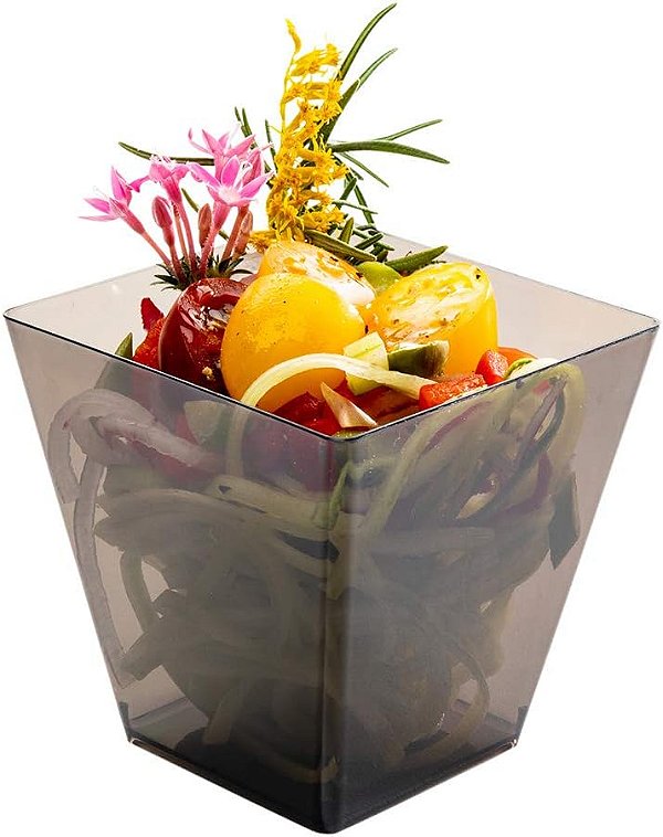 Copos de Aperitivo de 8 Onças Restaurantware, 100 Copos Grandes de Sobremesa Quadrados - Descartáveis, Recicláveis, Copos de Plástico Quadrados Fumê, Grandes, para Aperitivos ou Sobremes