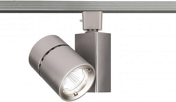 Iluminação WAC J-1023F-830-BN Série J LED1023 Exterminador II Cabeça de Trilha LED Energy Star em Acabamento de Níquel Escovado, Feixe de Inundação, 3000K.