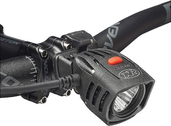 NiteRider Pro 1800 Race, Luz dianteira de bicicleta de corrida leve de alto desempenho, 1800 lumens de saída máxima. Luz dianteira de bicicleta durável. Excelente padrão de feixe para mountain