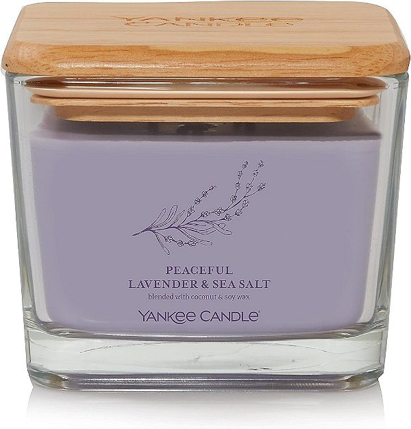 Vela Quadrada Média Lavanda Tranquila & Sal Marinho da Coleção Bem-estar Yankee Candle, 11.25 oz.