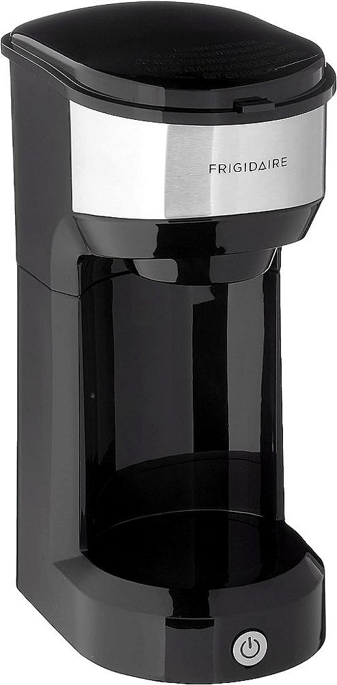 Cafeteira retrô de uma xícara FRIGIDAIRE com tecnologia de preparo rápido e controle único, ideal para espaços apertados em bancadas ou mesas de escritório, preta.