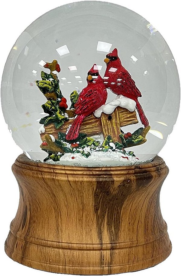 Globo de neve decorativo com par de cardeais do bosque Ashfield & Harkness e caixa de música com corda.