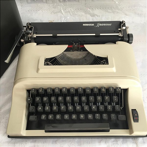 Funcionando Máquina de Escrever Datilografia Remington Ipanema